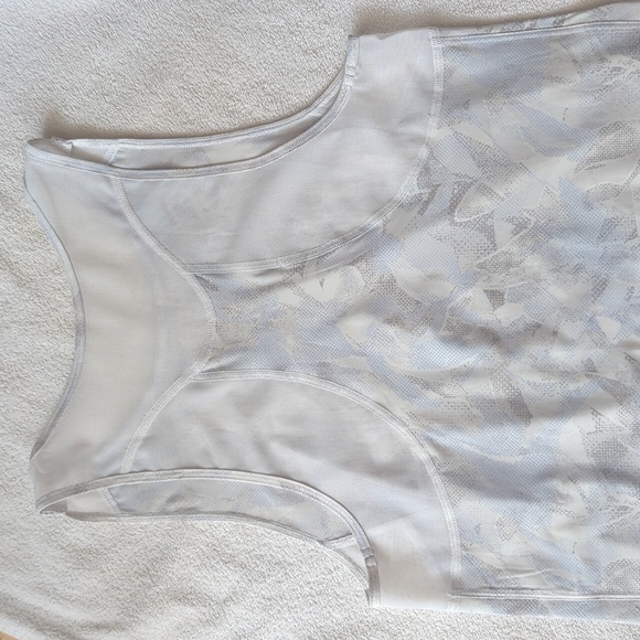 Sculpt Tank Top from Lululemon - Picture 4 of 5